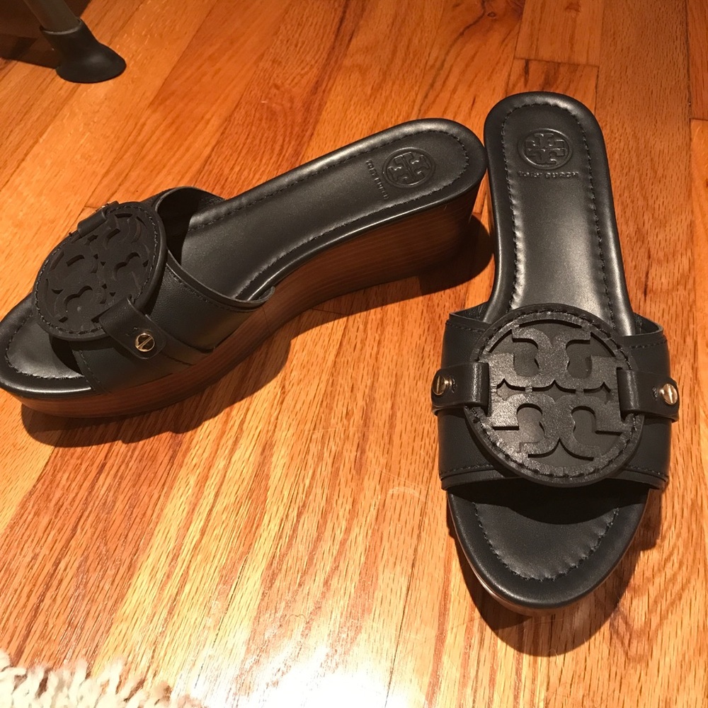 women’s tory burch sandals